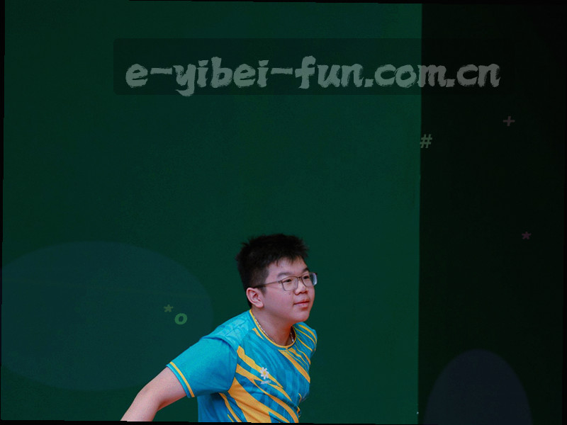 会馆动线与灯光层次的抽象几何封面